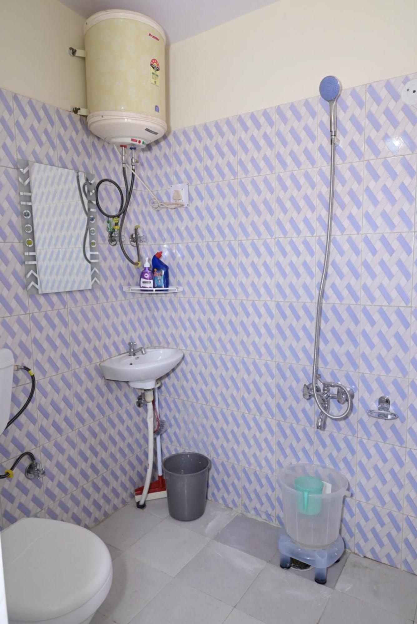 Krishna B&B Near Mall Road Шимла Екстериор снимка