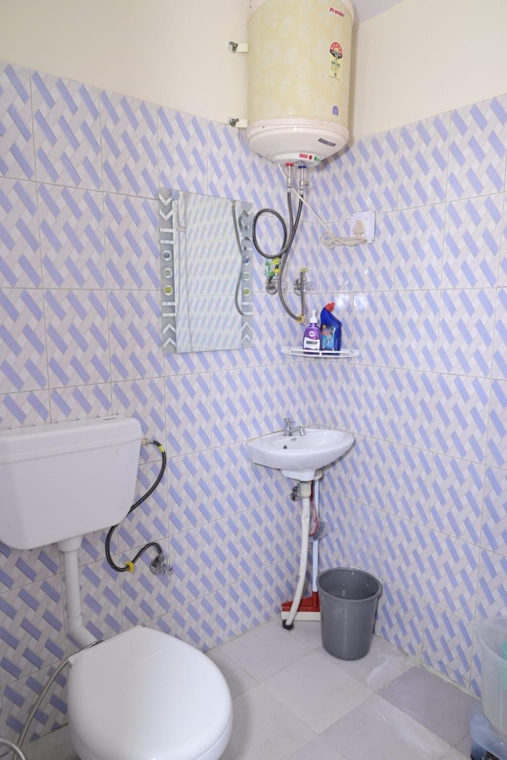 Krishna B&B Near Mall Road Шимла Екстериор снимка