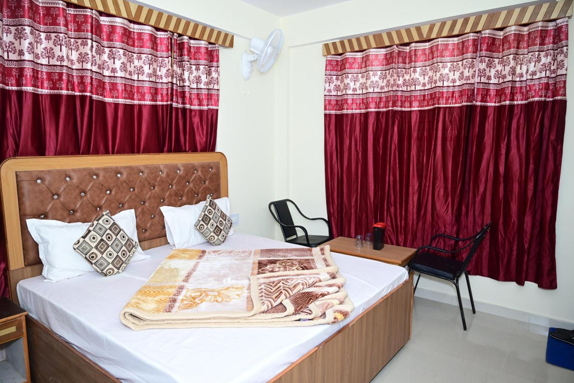 Krishna B&B Near Mall Road Шимла Екстериор снимка